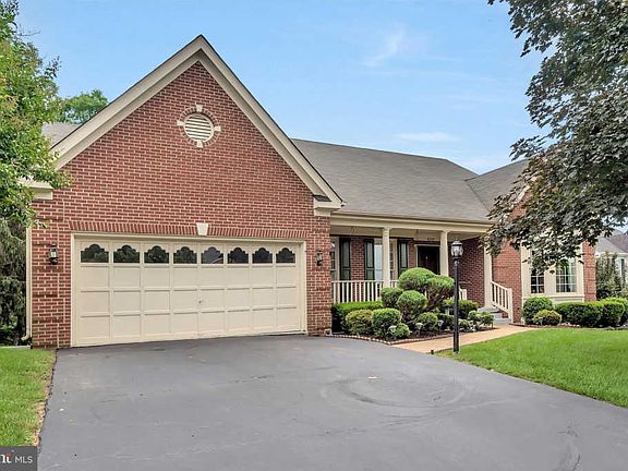 3rd image of 10207 N Hampton Ln