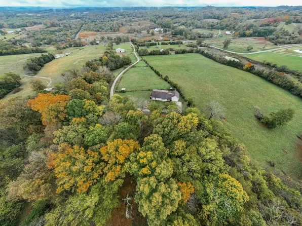 1062 Whiteside Hill Rd, Wartrace, TN 37183