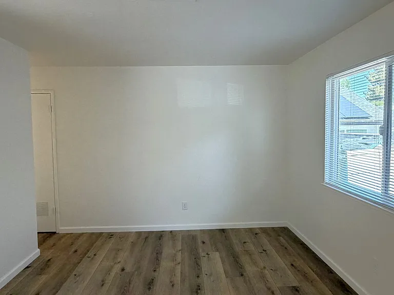 1680 Barrus Ave — Photo 5