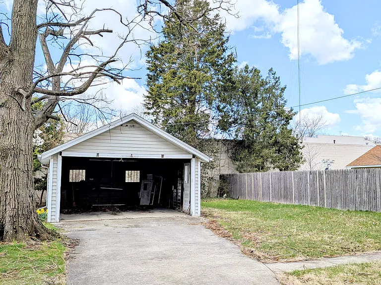 923 Shroyer Rd — Photo 3