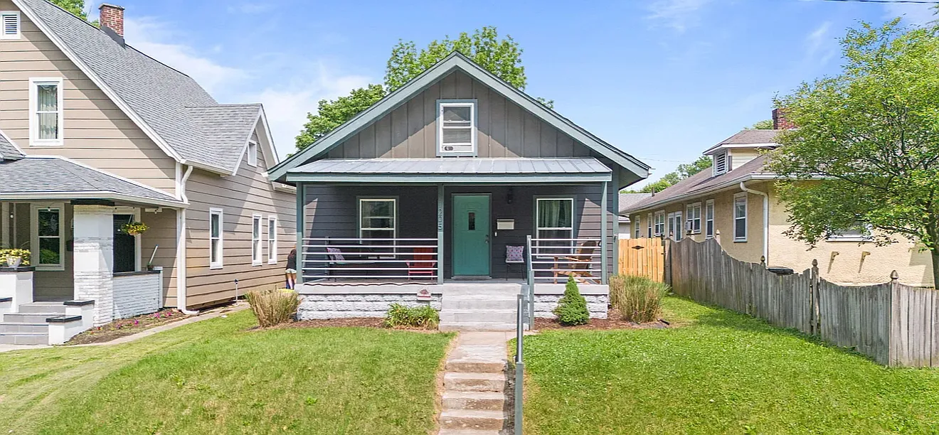 1205 N Temple Ave — Photo 1