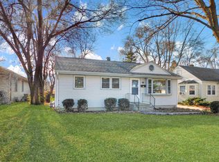 419 Glendale Rd, Loves Park, IL 61111