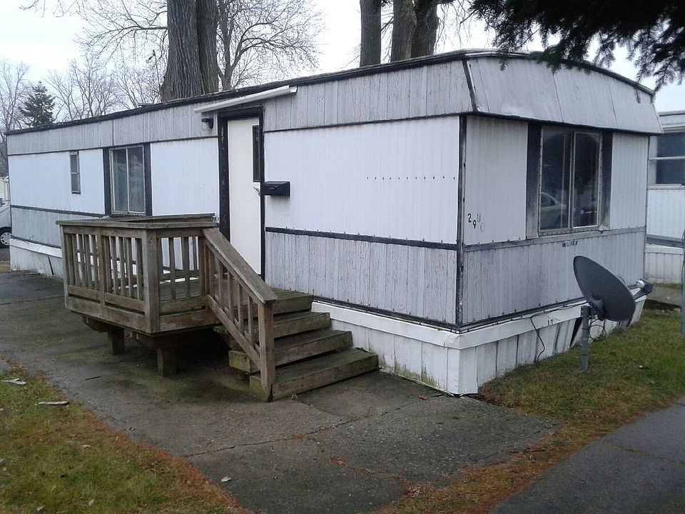 1st image of 29 Canal Dr