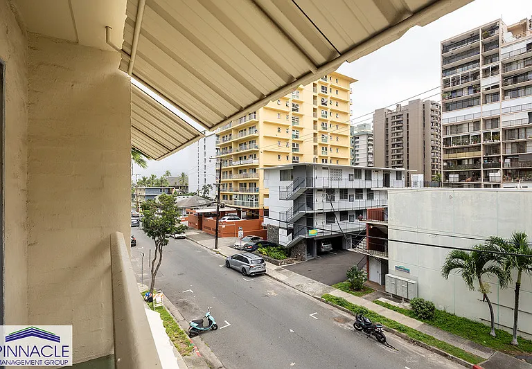 240 Liliuokalani Ave #302 — Photo 11