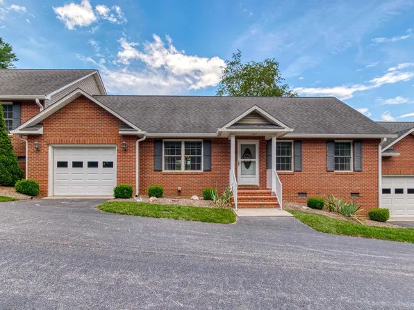 104 Scattergood Dr NE, Christiansburg, VA 24073