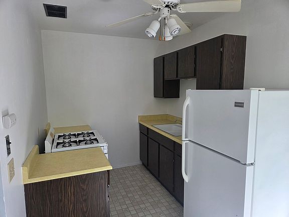 3rd image of 1017 F St APT 6