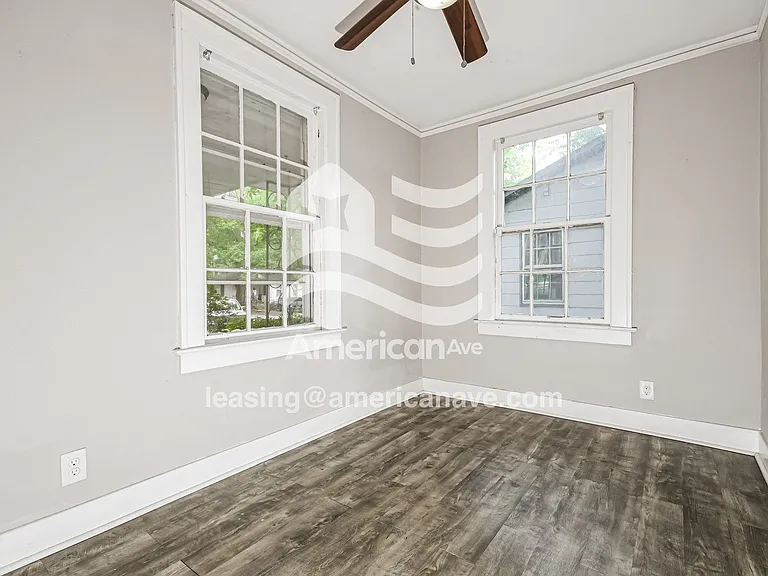 15056_010_bedroom_11.jpg