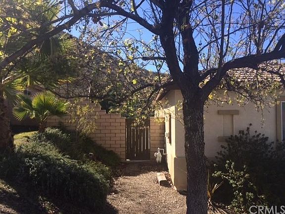 Side Gate to Back Yard