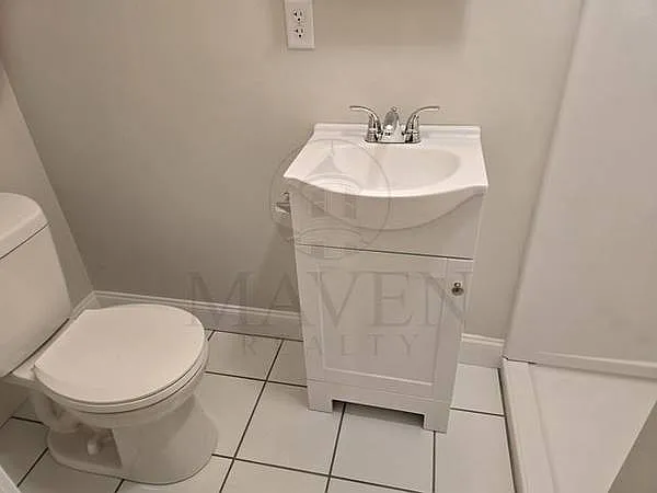 60 Hawthorne St #2 — Photo 7