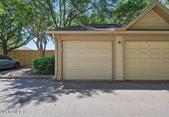 3rd image of 7800 POINT MEADOWS Drive #1023