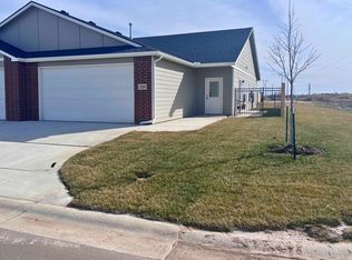 3755 S Bluelake Ct, Wichita, KS 67215