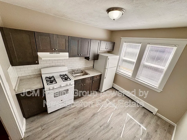 196 Washington St #8 — Photo 1