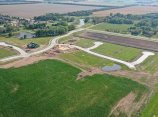 521 Maple Leaf Cir, Newton, KS 67114