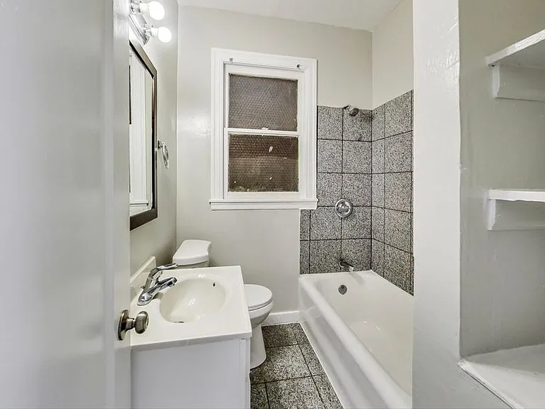 1824 Linden St #15 — Photo 5
