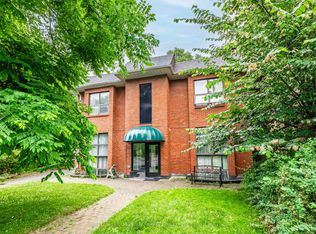 31 Glebe Rd E #4, Toronto, ON M4S 1N7