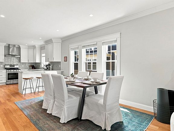 5th image of 1080 Adams St #1