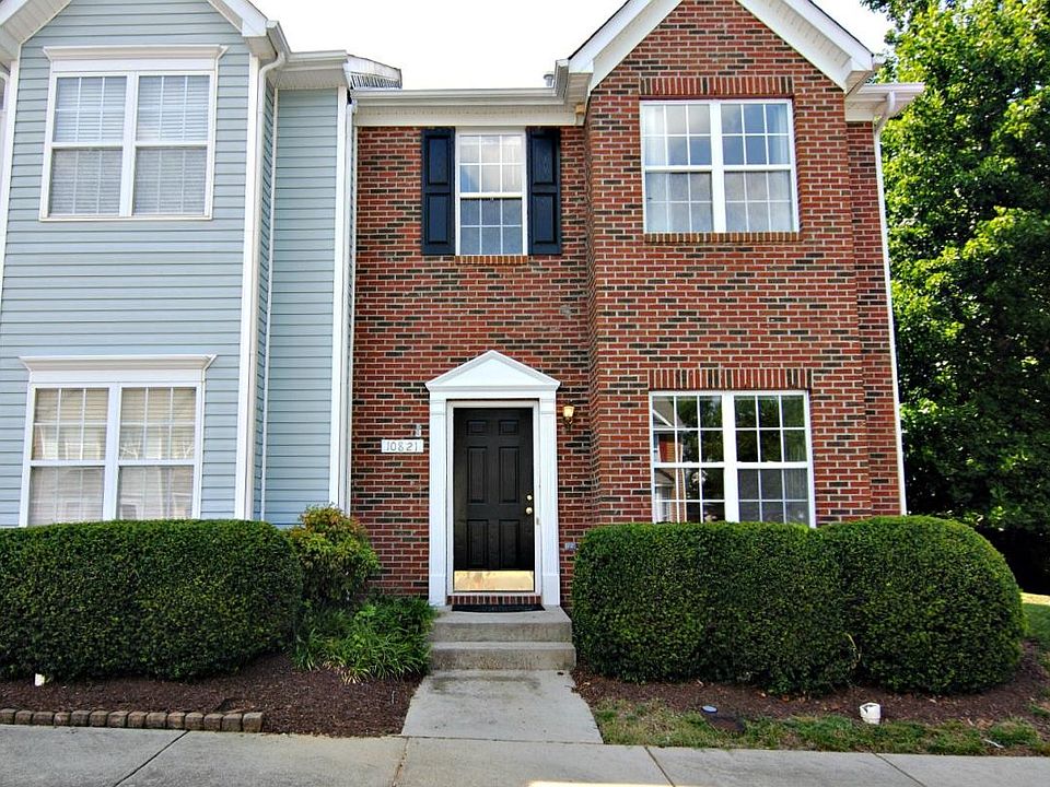 Beautiful Brick End Unit Townhome
