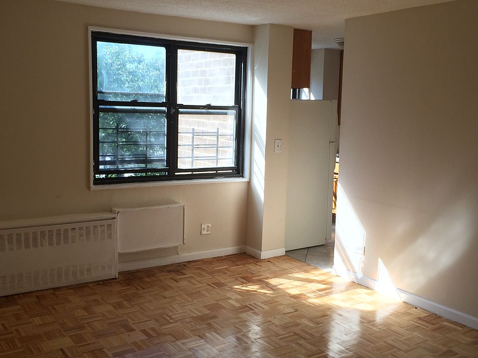 2nd image of 830 Magenta St APT 4A