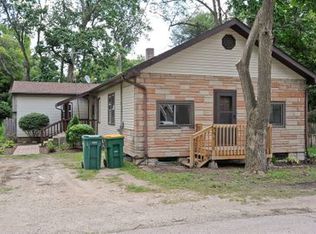 6N939 Woodlawn Ave, St Charles, IL 60174