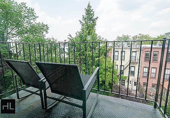 4th image of 481 12th St #3E