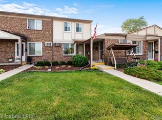 25135 Franklin Ter UNIT 6, South Lyon, MI