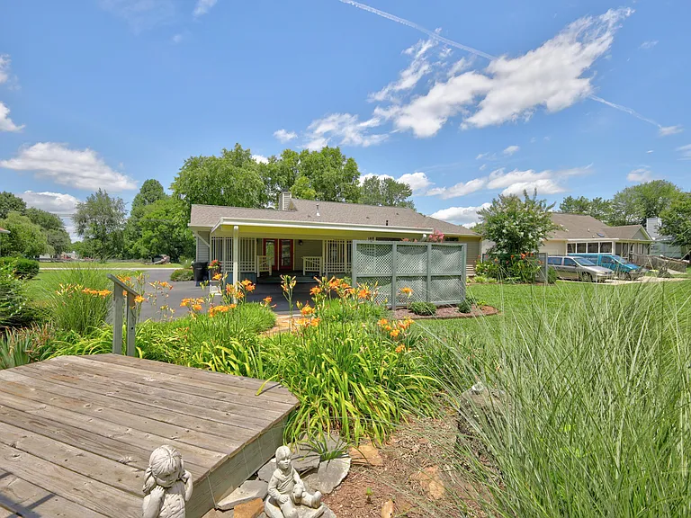 3215 Arthur Dr — Photo 23