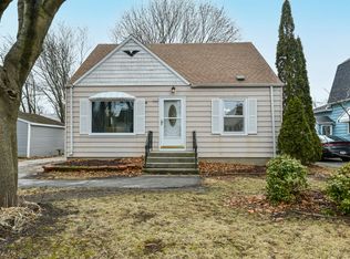 1419 Rosalind Ave, Racine, WI 53403