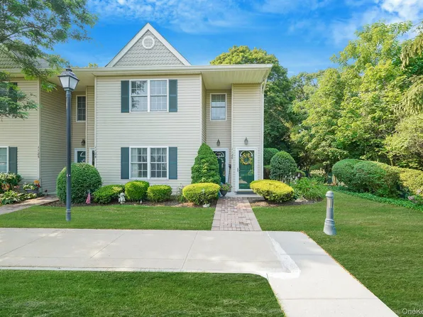 1126 Savoy Drive, Melville, NY 11747