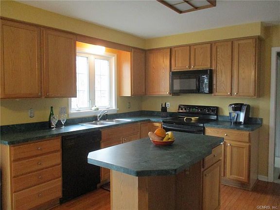 5th image of 1441 Creek Pointe