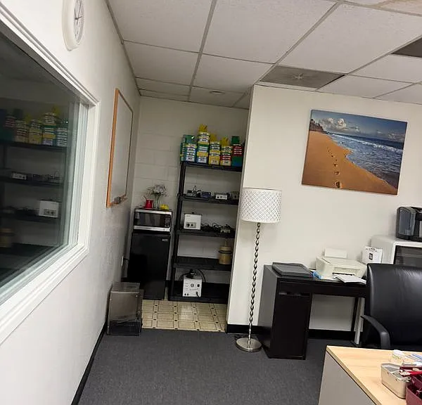 2530 W Whittier Blvd #8 — Photo 3