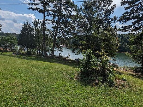 239 Lakewood Dr