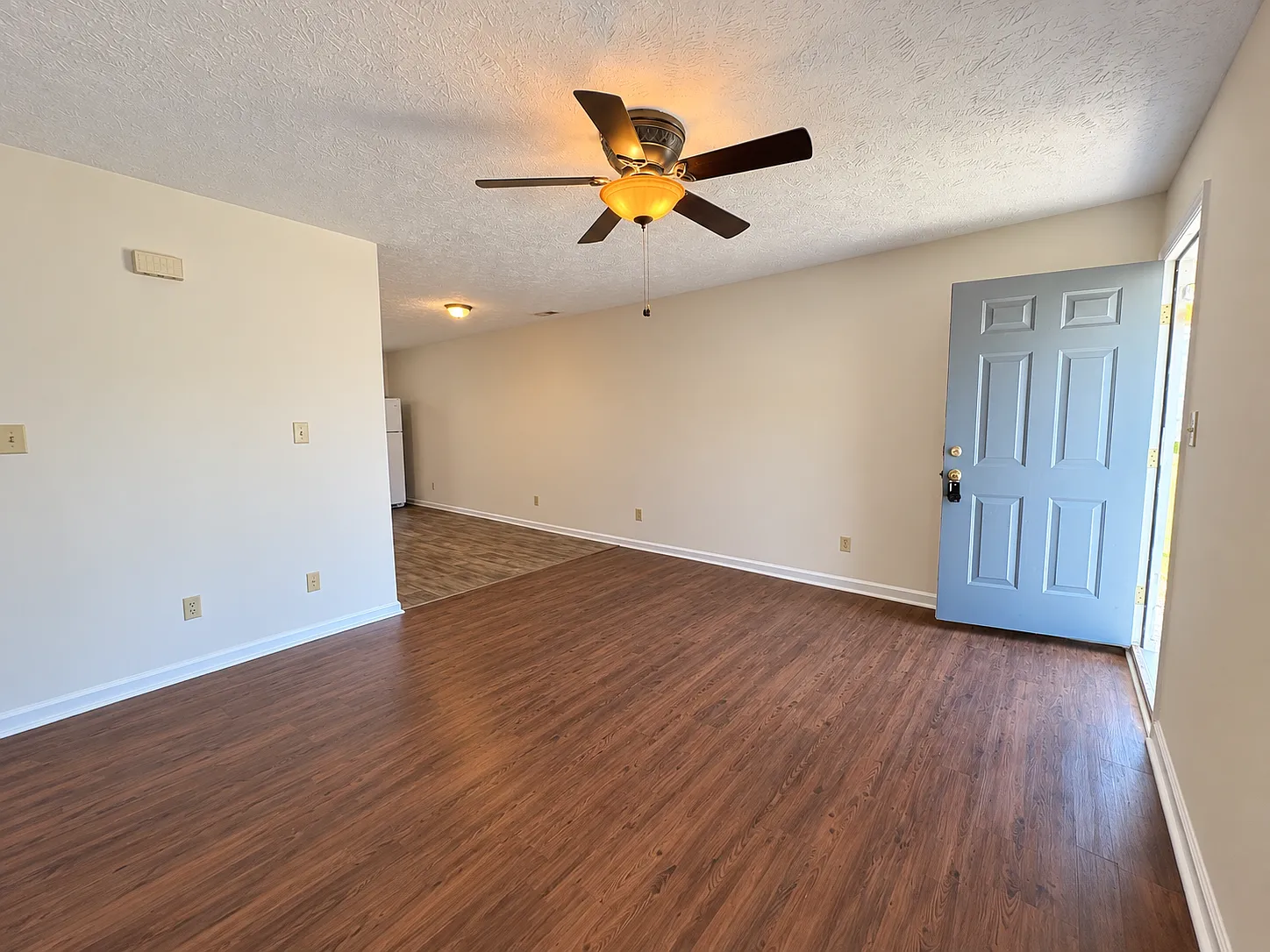 2 bed, 2.0 bath, $1,095 — Photo 2