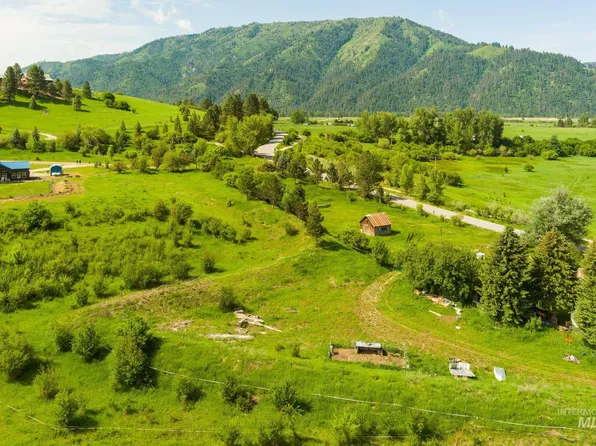 Hawthorne Ln, Garden Valley, ID 83622