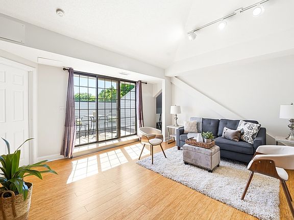 3rd image of 1475 Massachusetts Ave APT 463
