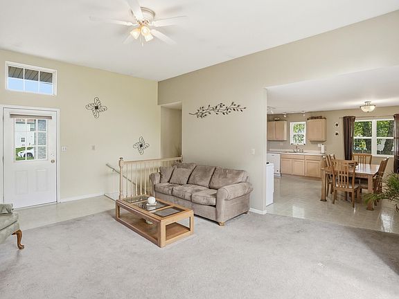 3rd image of 379 Fox Trail Ct