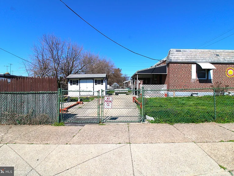 2250 S 56th St — Photo 30