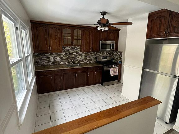 2nd image of 26 Frances St Floor 2
