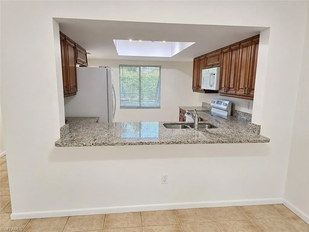 2 bed, 2.0 bath, 1192 sqft, $1,750 — Photo 4