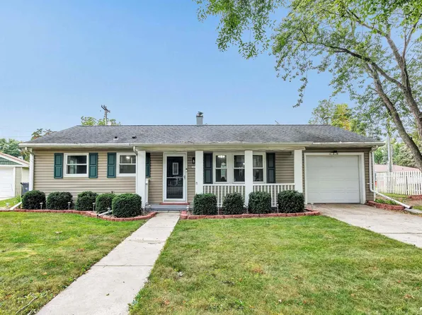 527 Clover Ln, Green Bay, WI 54301
