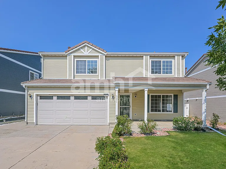 5077 N Orleans Ct — Photo 1