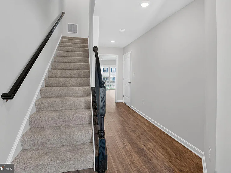 29 Merion Ave — Photo 17