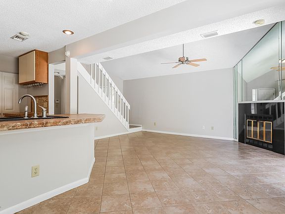 4th image of 9922 Moorings Dr