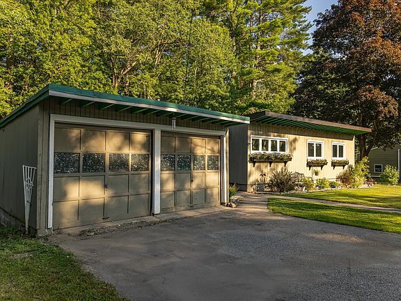 2nd image of 64 Fox Circle
