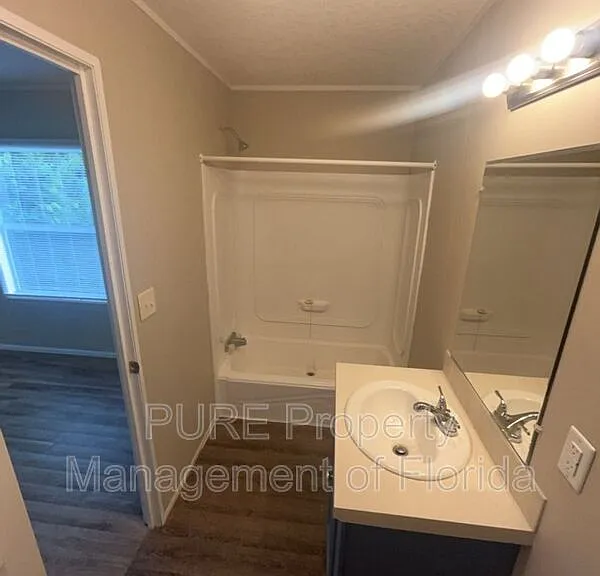 4820 NE 141st Ter — Photo 7