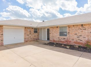 1302 Sequoyah St, Moore, OK 73160