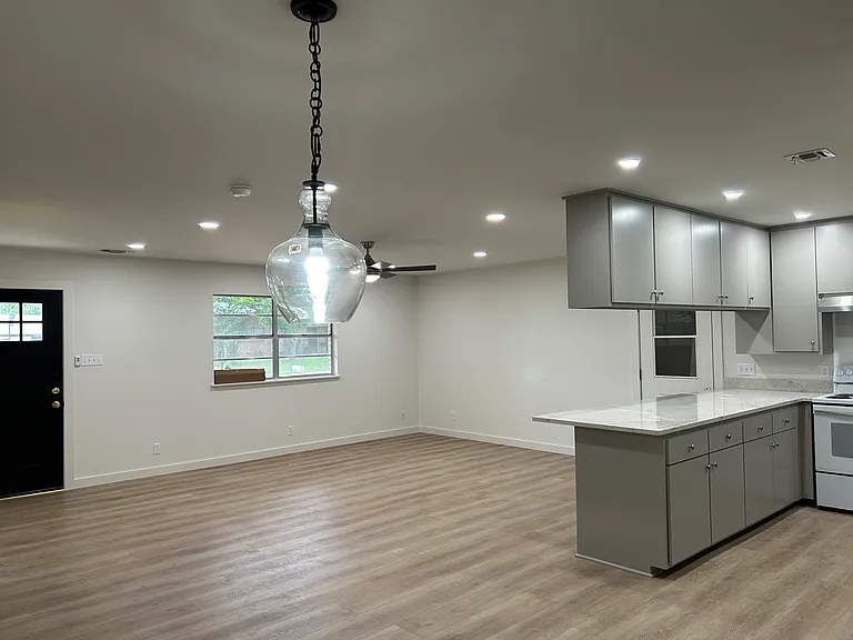 Open kitchen/living/dining