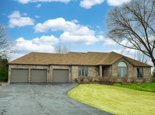 14N857 Timber Ridge Dr, Elgin, IL 60124