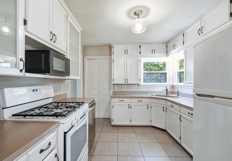 3412 Brady Ave — Photo 12