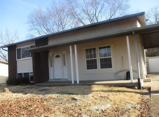 645 Sherwood Dr, Florissant, MO