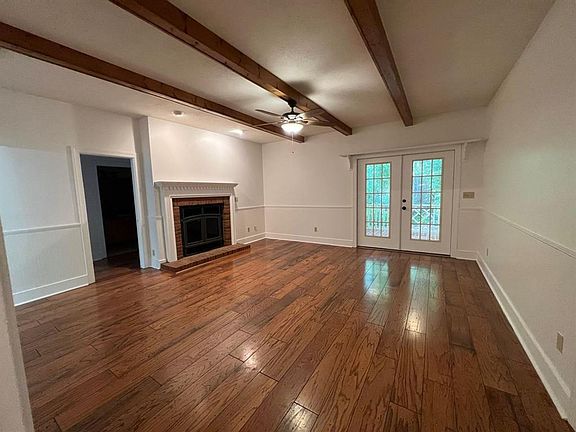 3rd image of 1381 Manor House Dr